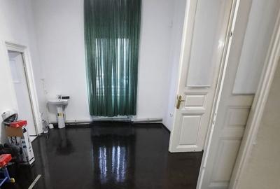 Casă cu 5 camere cu Canalizare în Victoriei - 5
