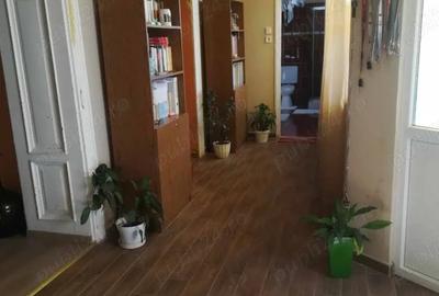 Casă cu 4 camere în Central - 3