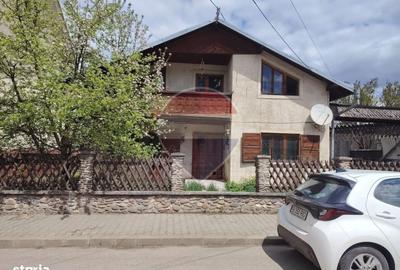 Casă cu 3 camere în Central