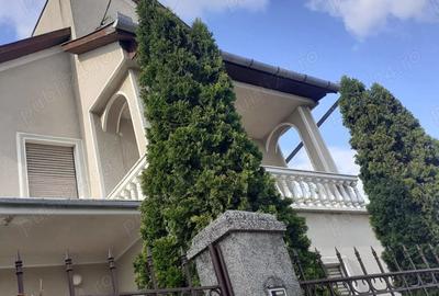 Casă cu 6 camere cu Teren 511 Mp în Central - 2