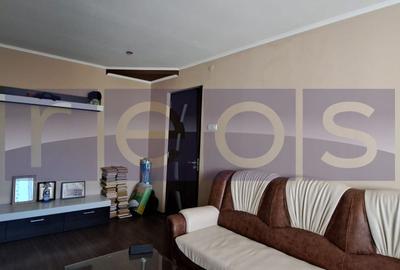 Apartament cu 4 camere decomandat, mobilat în Central