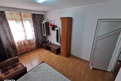 Garsonieră în 9 Mai - 2
