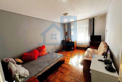 Apartament cu 2 camere decomandat în Tractorul