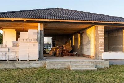 Casă cu 3 camere cu Teren 500 Mp în Oșorhei