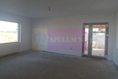 Casă individuală cu 3 camere cu Canalizare în Săbăreni - 3