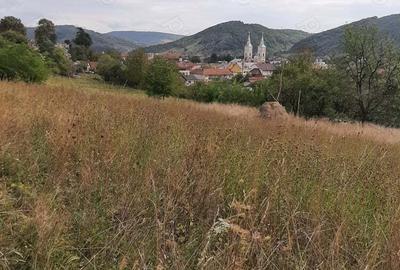 Teren de 4700 mp, în Central - 5