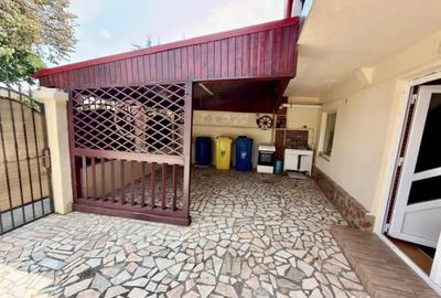 Casă cu 4 camere cu Teren 127 Mp în Central - 10