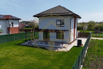 Casă cu 4 camere cu Teren 683 Mp în Balotești