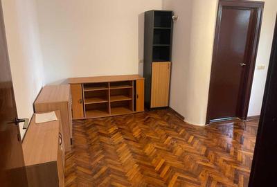 Garsonieră decomandată în Romană - 16