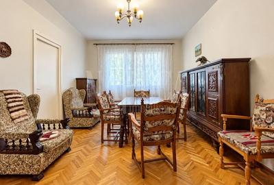Apartament cu 3 camere semidecomandat în Grigorescu