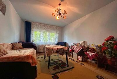Apartament cu 4 camere semidecomandat în Central