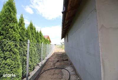 Casă cu 3 camere cu Teren 496 Mp în Tulucești