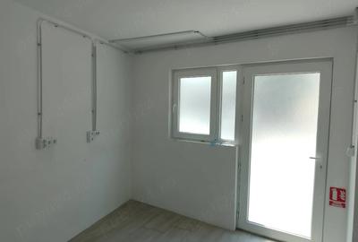 Spațiu comercial, de 20 mp, în Uverturii