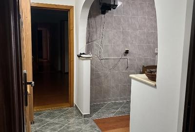 Apartament cu 3 camere semidecomandat, mobilat în Orizont - 1