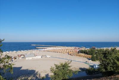 Apartament cu 3 camere decomandat, mobilat în Faleza Nord