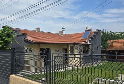 Casă cu 3 camere cu Teren 950 Mp în Central - 2