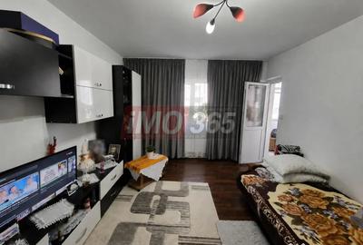 Apartament cu 3 camere decomandat în Găvana