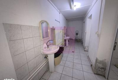 Spațiu comercial, de 300 mp, în Central