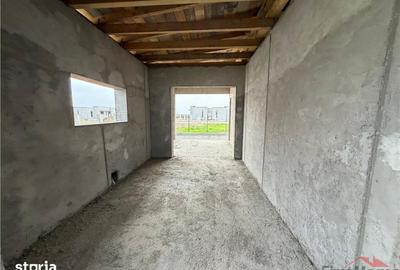 Casă cu 4 camere cu Teren 455 Mp în Vânători
