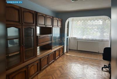 Apartament cu 3 camere decomandat, mobilat în 9 Mai