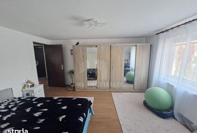 Casă cu 6 camere cu Teren 720 Mp în Bran