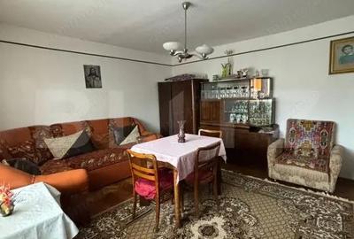 Apartament cu 4 camere decomandat în Central - 3