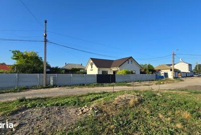 Casă cu 3 camere cu Teren 455 Mp în Corbu