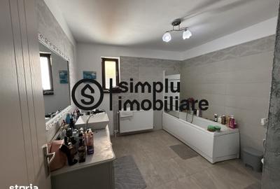 Casă cu 4 camere cu Teren 258 Mp în Bordei
