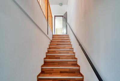 Apartament cu 4 camere decomandat, mobilat în Tractorul - 14