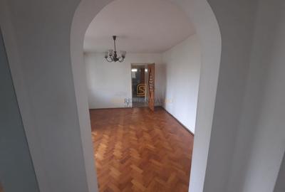 Apartament cu 3 camere semidecomandat în Berceni - 4