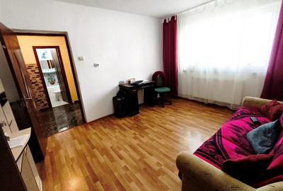 Garsonieră decomandată, mobilată în Industrială - 1