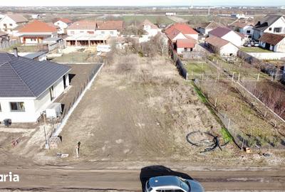 Teren de 900 mp, în Ghiroda
