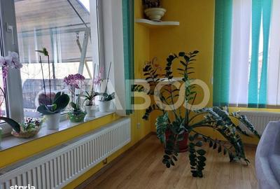 Casă cu 4 camere cu Canalizare în Central
