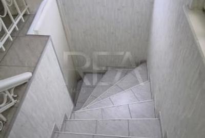 Apartament cu 6 camere decomandat, mobilat în P-ța Universității - 13