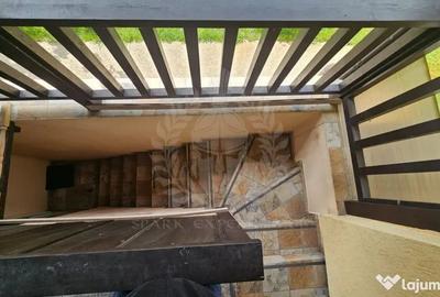 Casă cu 4 camere cu Teren 431 Mp în Central
