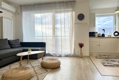 Apartament cu 2 camere semidecomandat, mobilat în Tractorul - 1