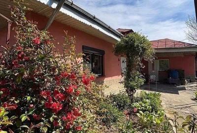Casă cu 3 camere cu Teren 600 Mp în Central
