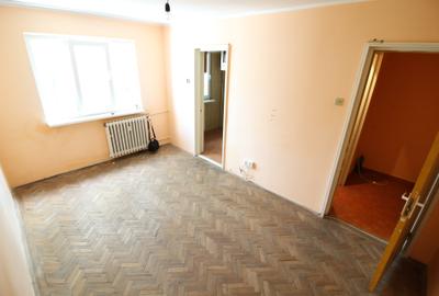 Garsonieră semidecomandată în Micro 38
