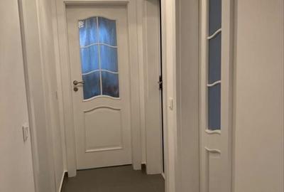Apartament cu 3 camere decomandat în Titan