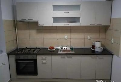 Apartament cu 4 camere decomandat în Tohanu Nou