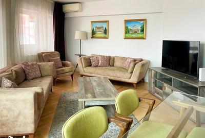 Apartament cu 3 camere, mobilat în Romană