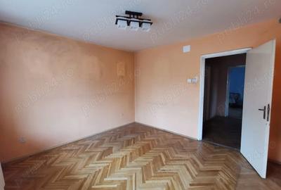 Apartament cu 4 camere semidecomandat în Take Ionescu