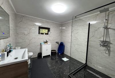 Casă cu 7 camere cu Garaj în Central - 17