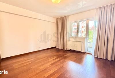 Apartament cu 4 camere decomandat în Eminescu