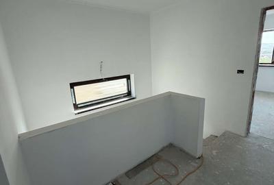 Casă cu 4 camere cu Teren 250 Mp în Cetate