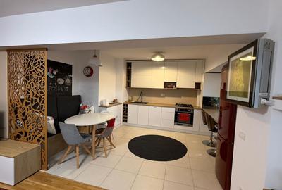 Apartament cu 4 camere decomandat în Unirii