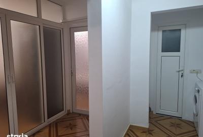 Apartament cu 2 camere decomandat în Casa de Cultură