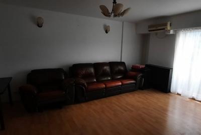 Apartament cu 2 camere decomandat, mobilat în P-ța Victoriei