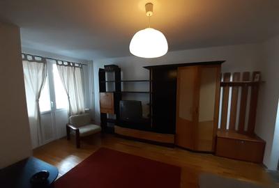 Garsonieră semidecomandată în P-ța Muncii - 2