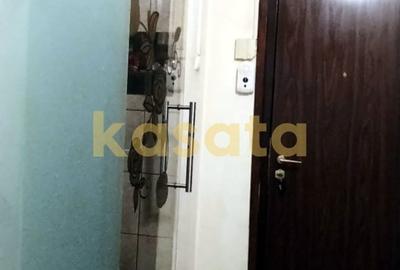 Apartament cu 3 camere semidecomandat în Ozana